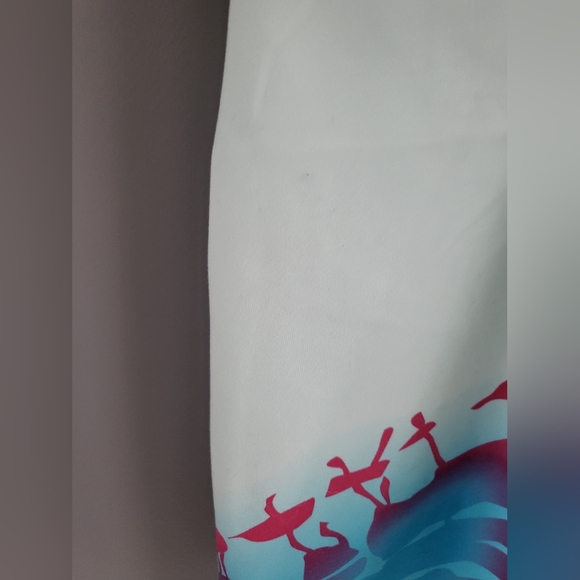 Discontinued Lululemon Gather V tank - Picture 5 of 7